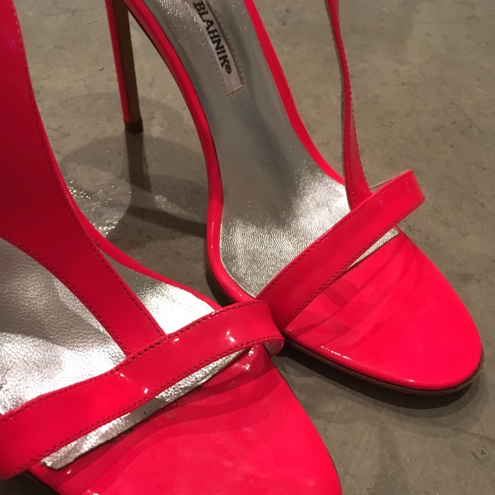 Manolo Blahnik Strittina T-Strap Sandals - Picture 8 of 8